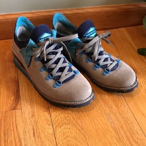 MERREL Hiking Shoes